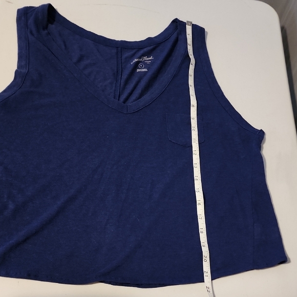 Universal Thread Blue Relaxed Sleeveless Tank Top - Picture 5 of 6